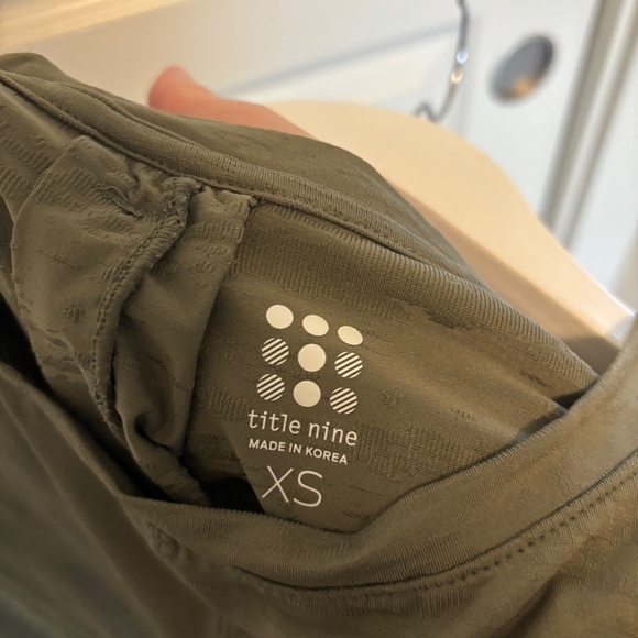 Title Nine Phoenix Pleated long-sleeve shirt - Picture 3 of 4